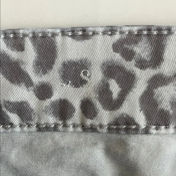 White House Black Market Gray Leopard Skinny Jeans - Picture 6 of 14